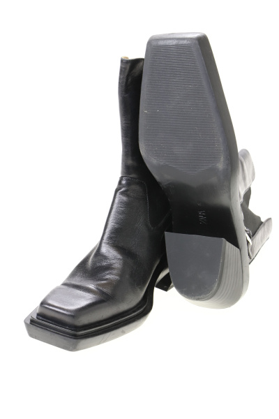7308 (4) Zara